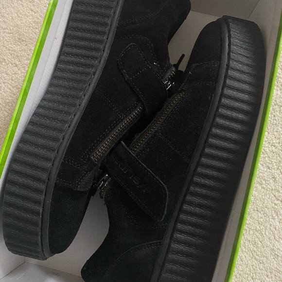 BRAND NEW J SLIDES Shoes - Picture 7 of 7